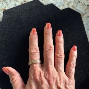 Elegant Gold-Tone Women's Ring